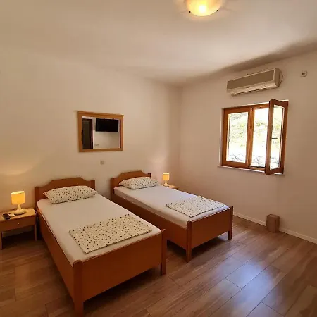 Stella Apartment *